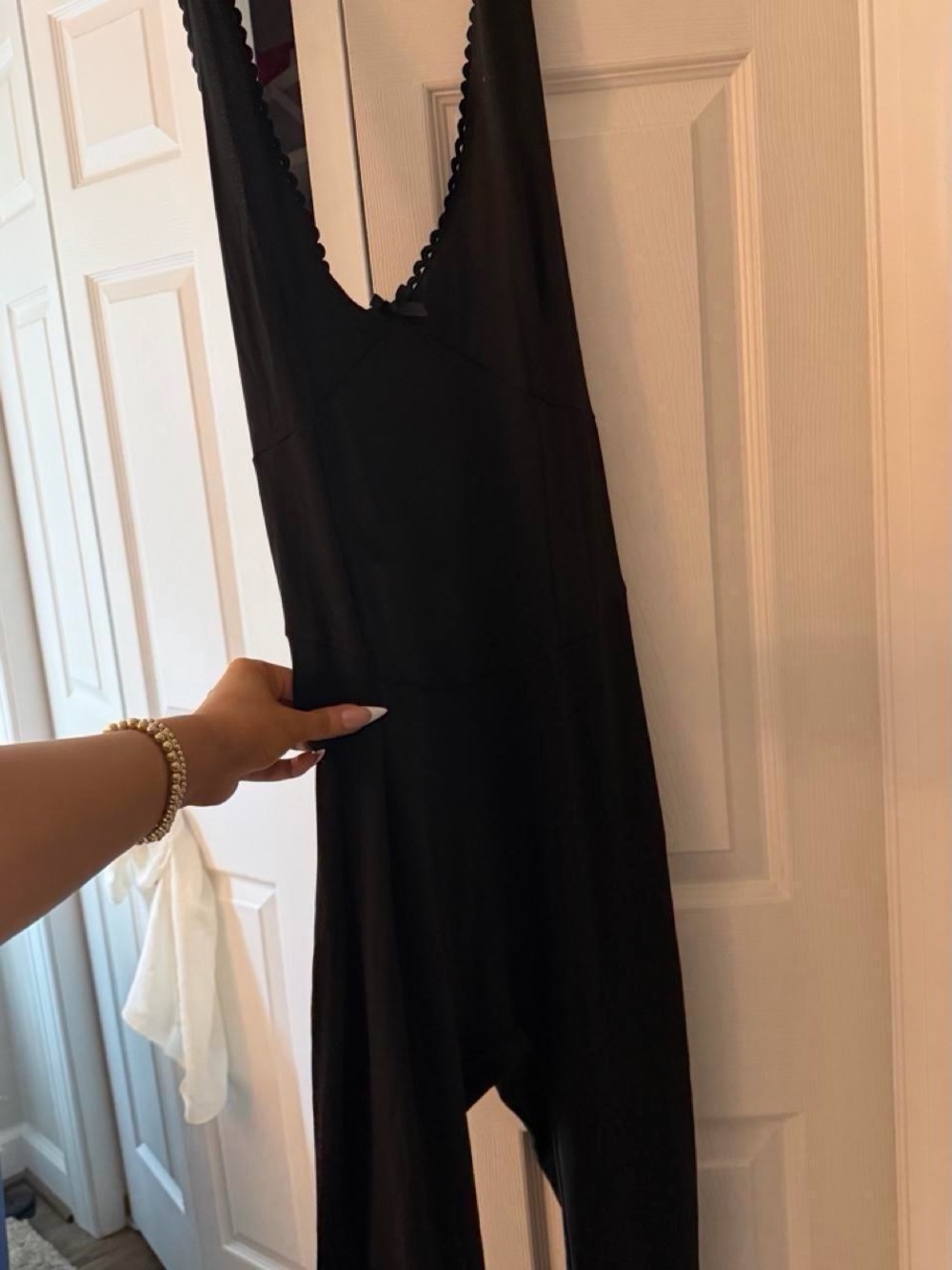 Women's Black Sleeveless V-Neck Jumpsuit